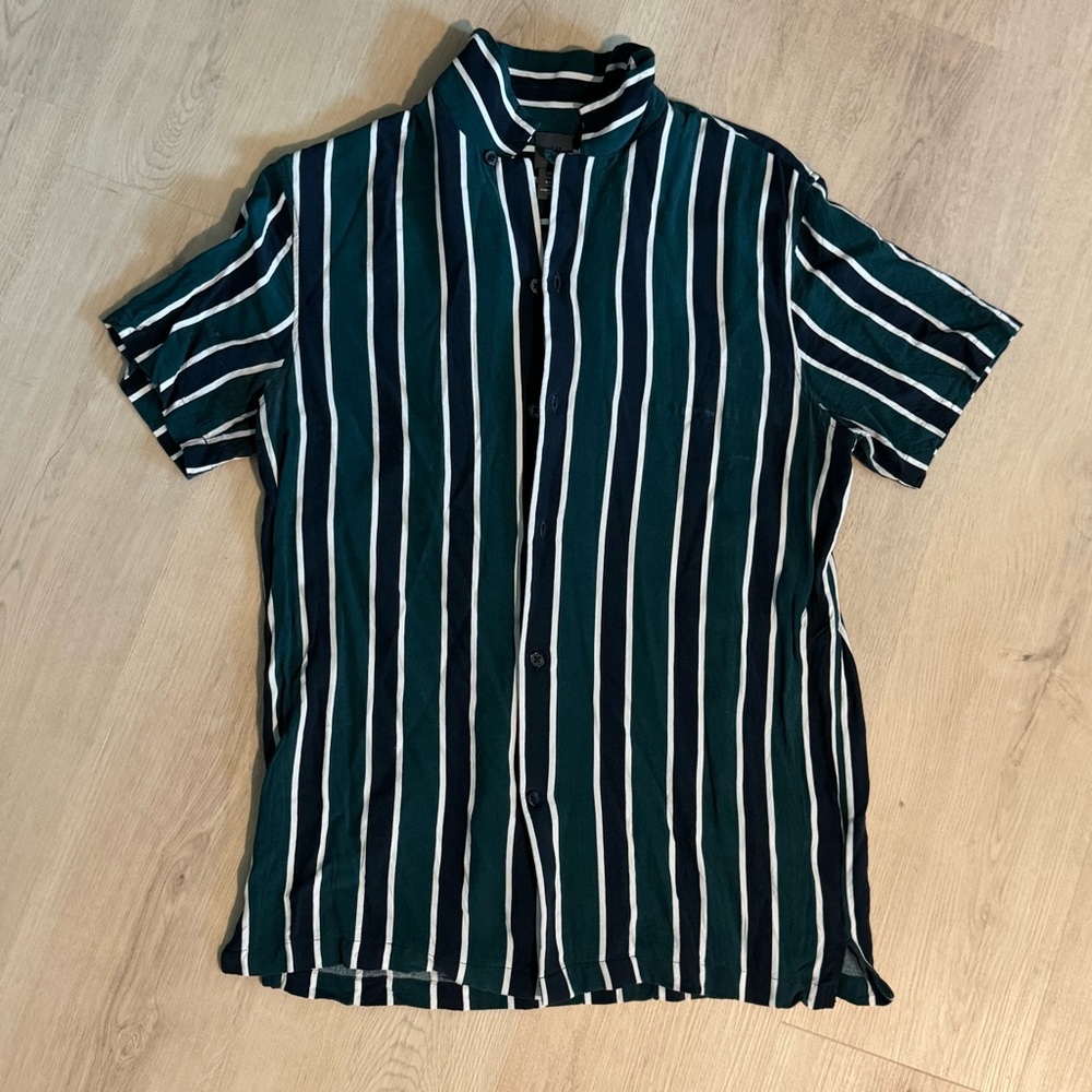 H&M Green and White Casual Button Down Shirt